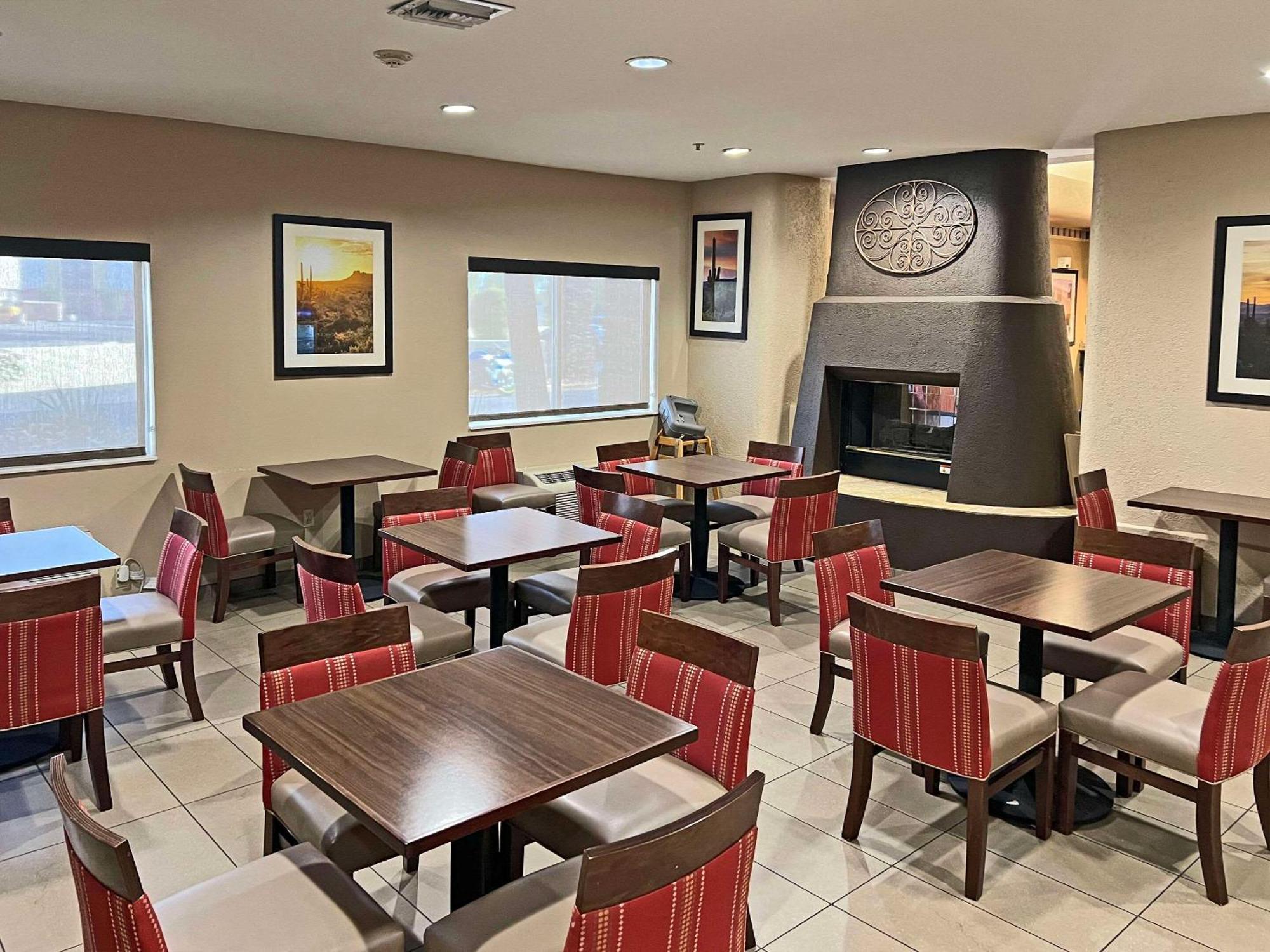 Comfort Suites Peoria Sports Complex Ngoại thất bức ảnh